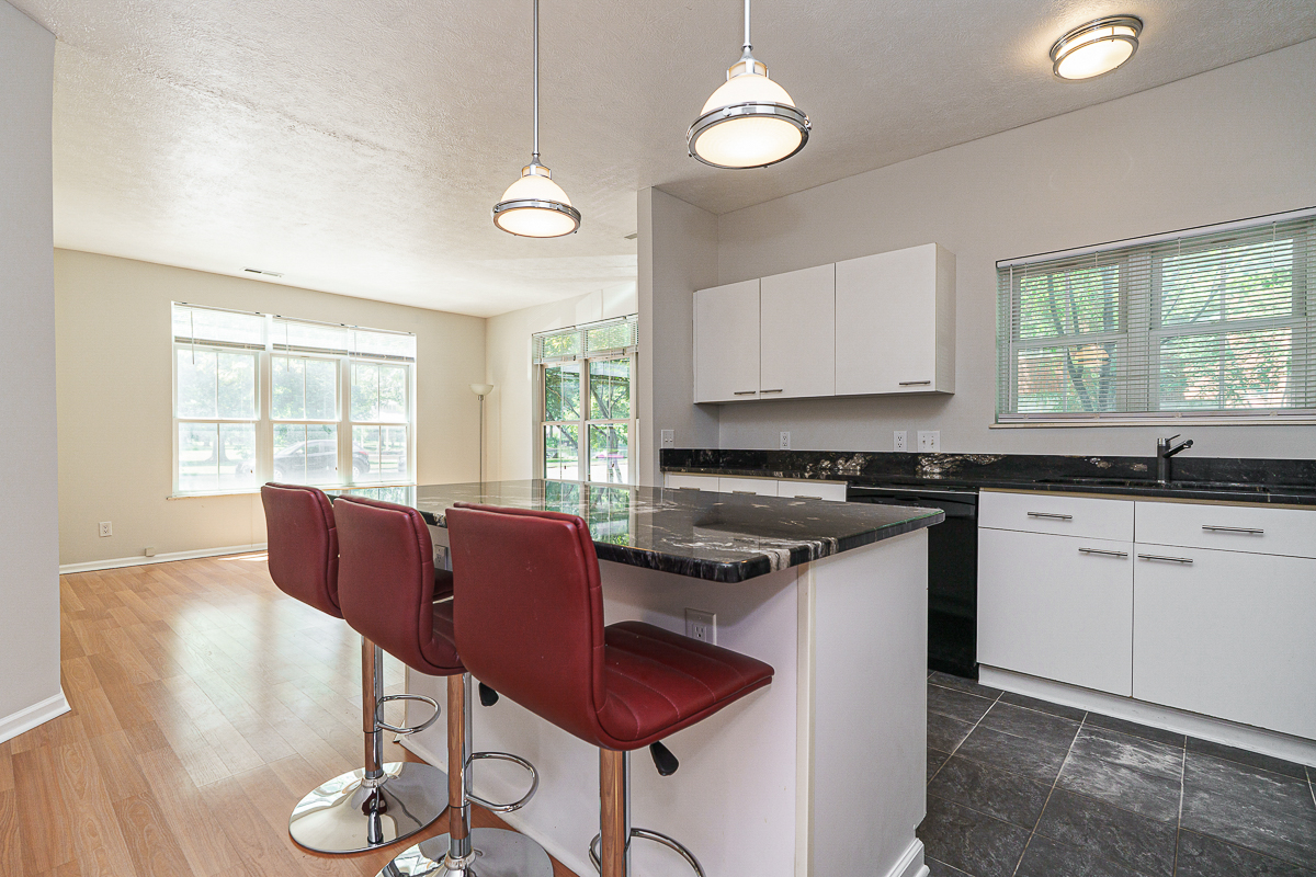 674 Park St-10