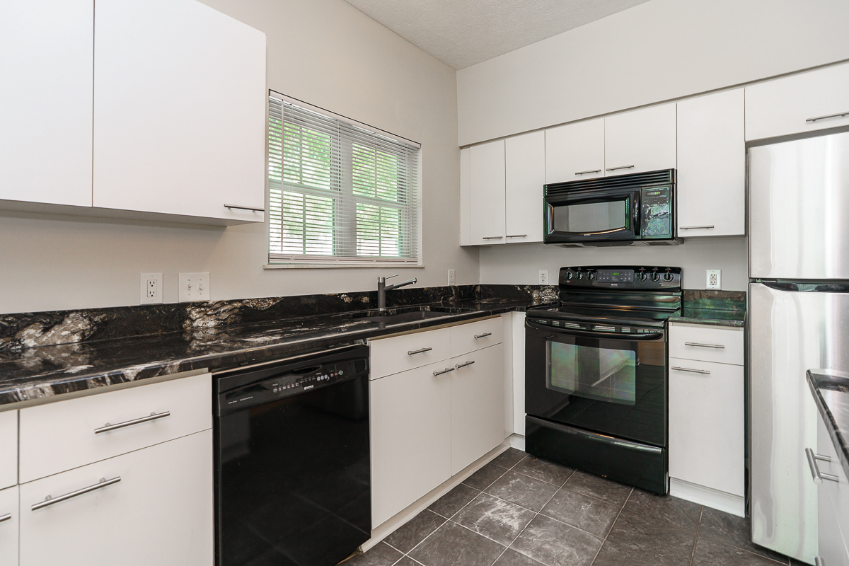 674 Park St-11
