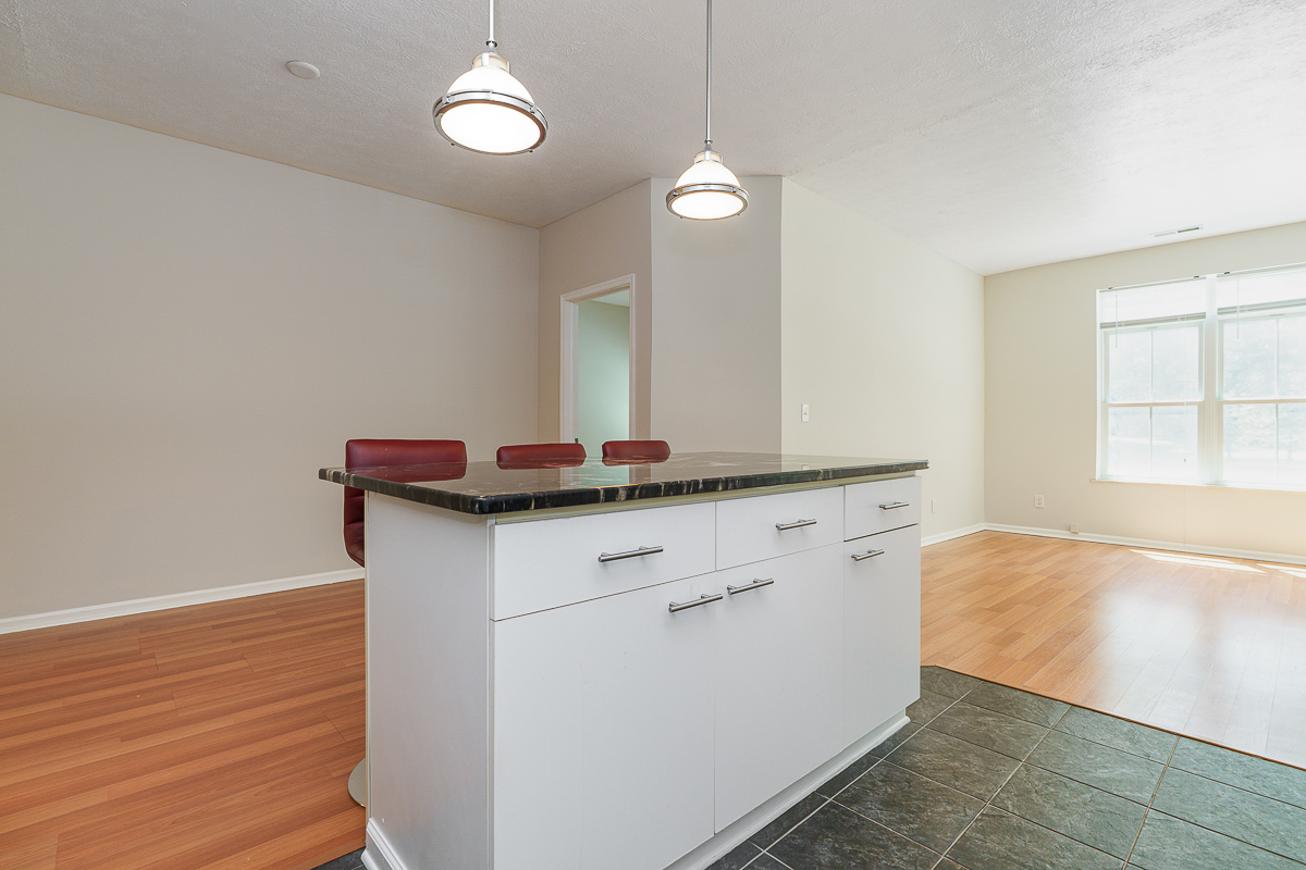 674 Park St-13