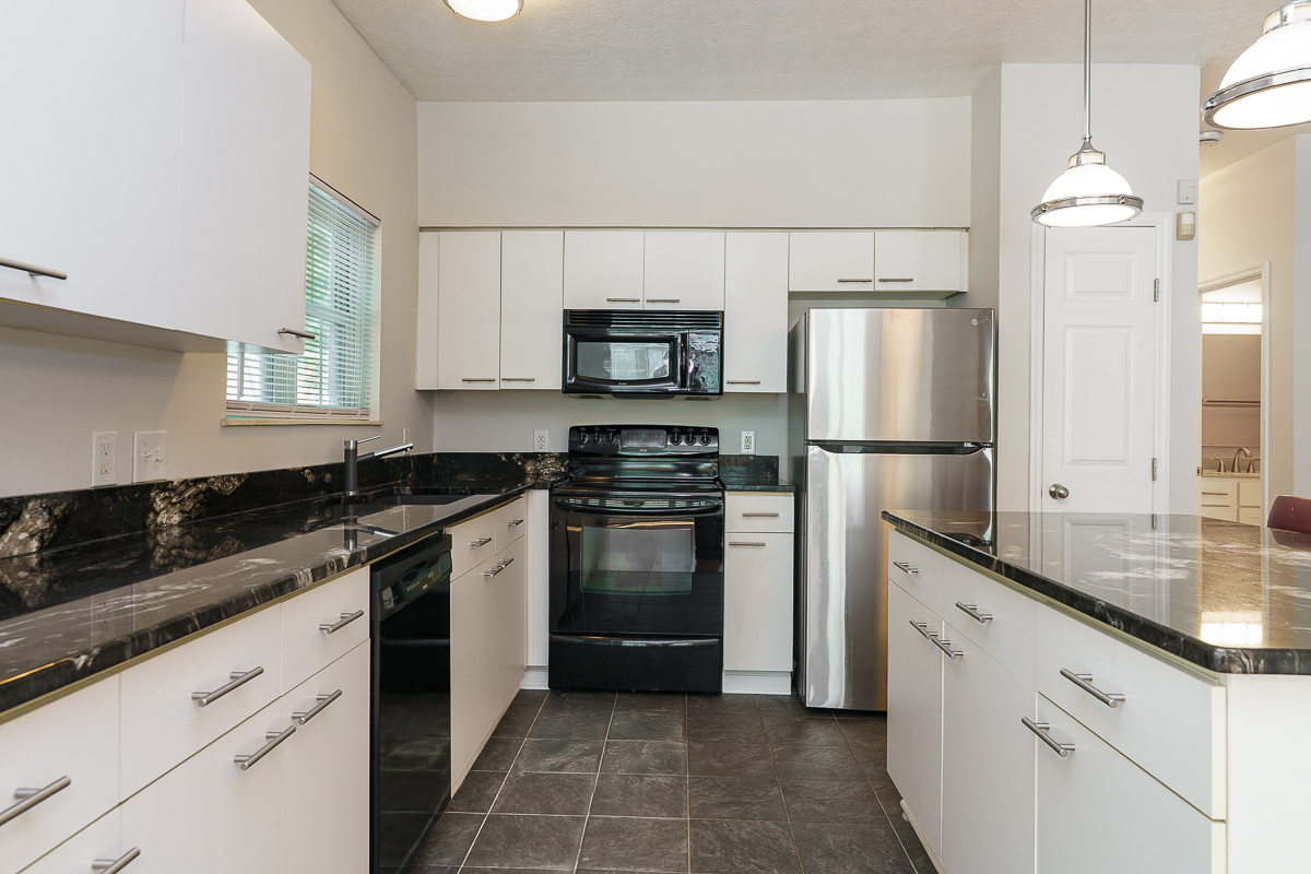 674 Park St-14
