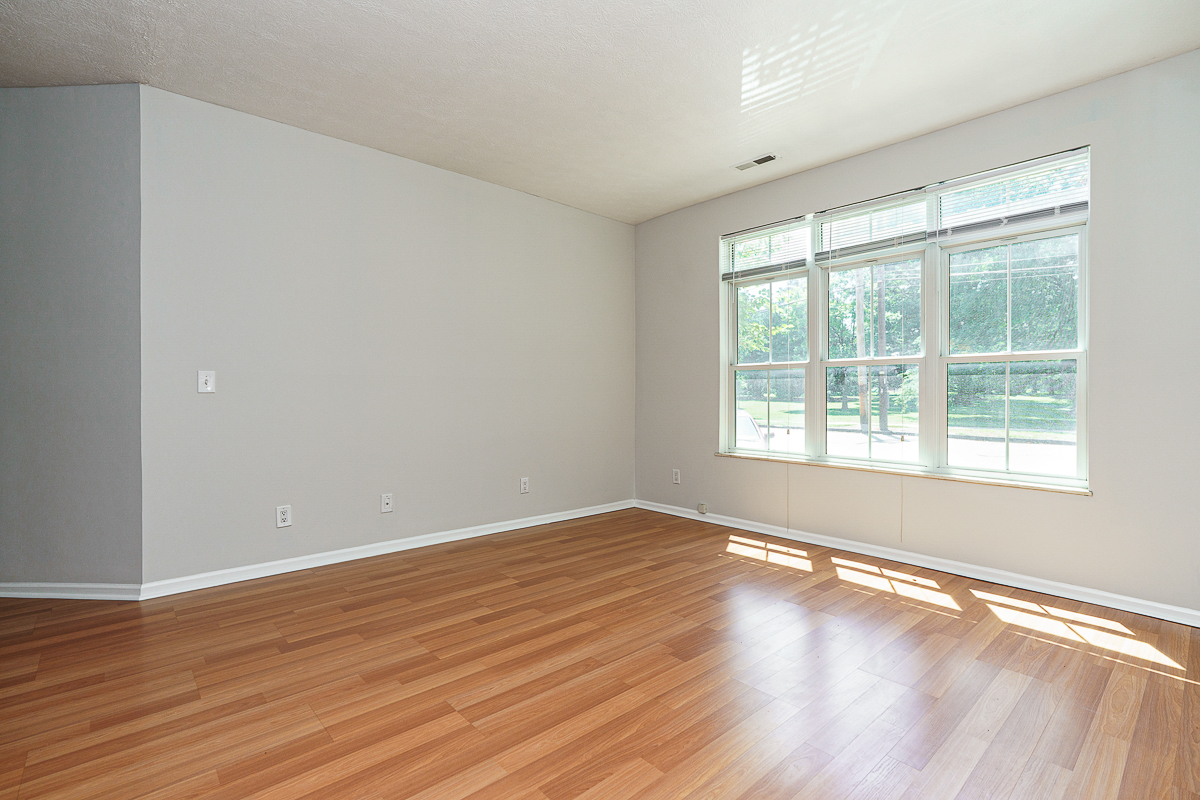 674 Park St-17