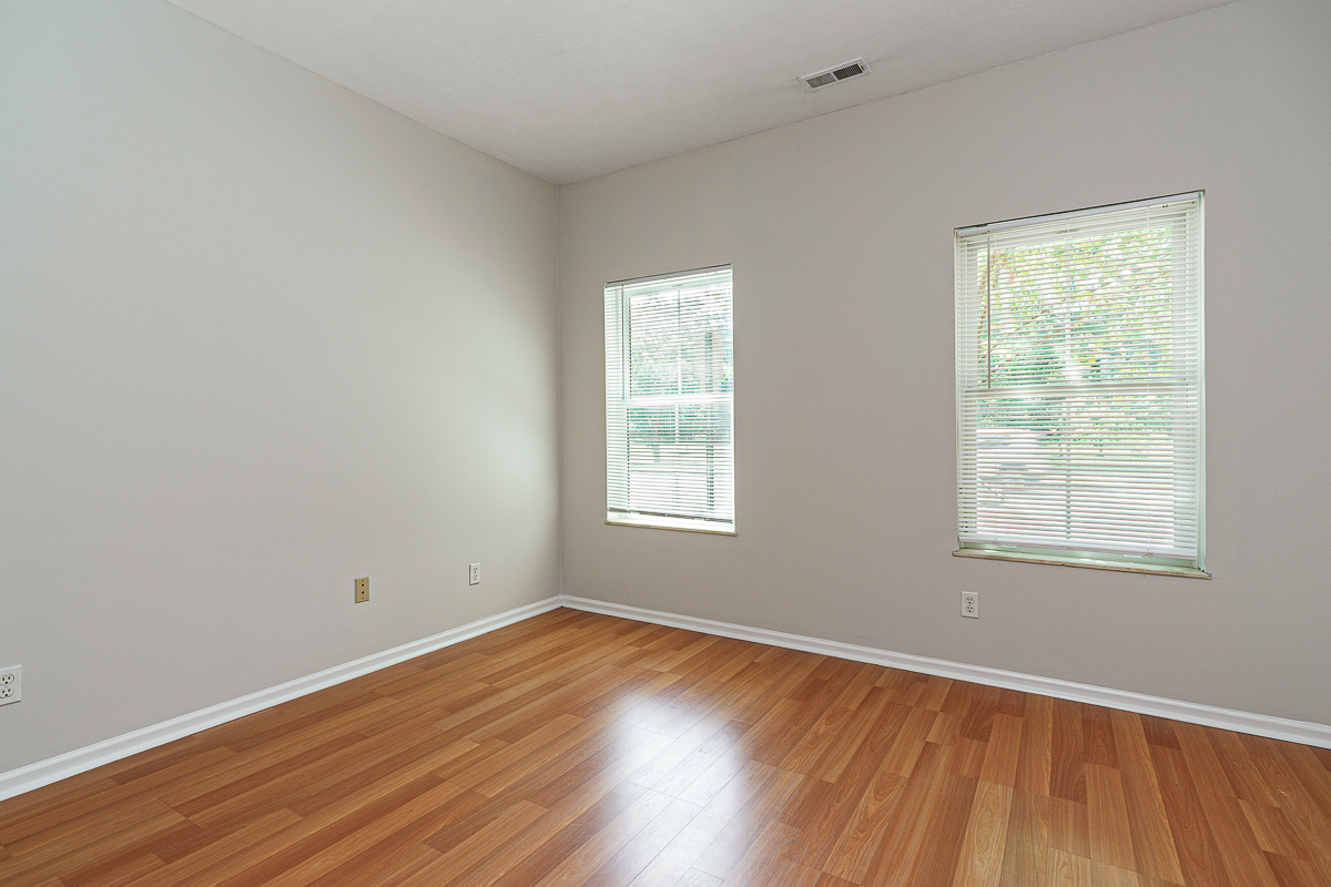 674 Park St-25