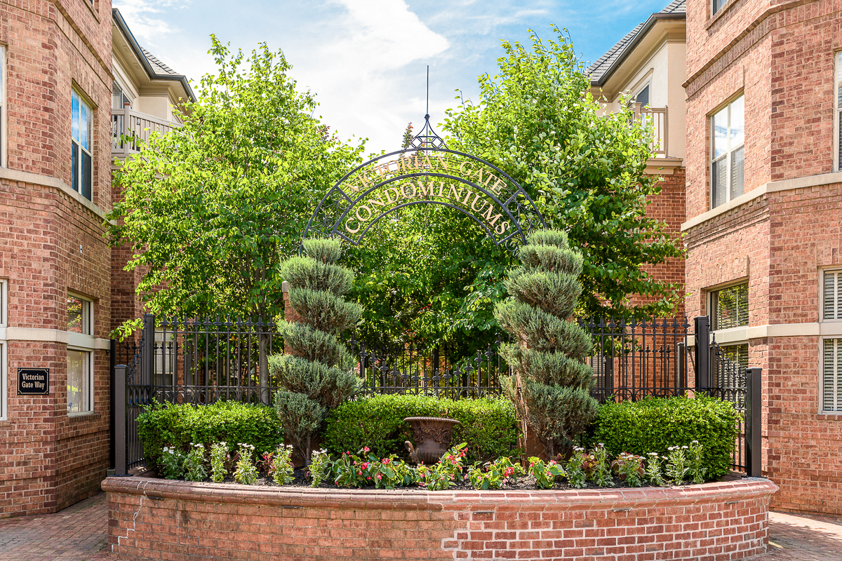 674 Park St-31
