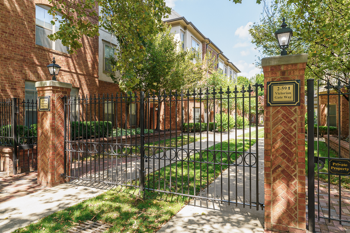 674 Park St-35