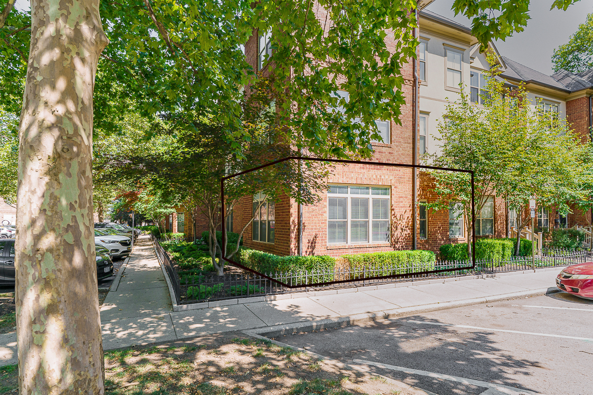 674 Park St-8