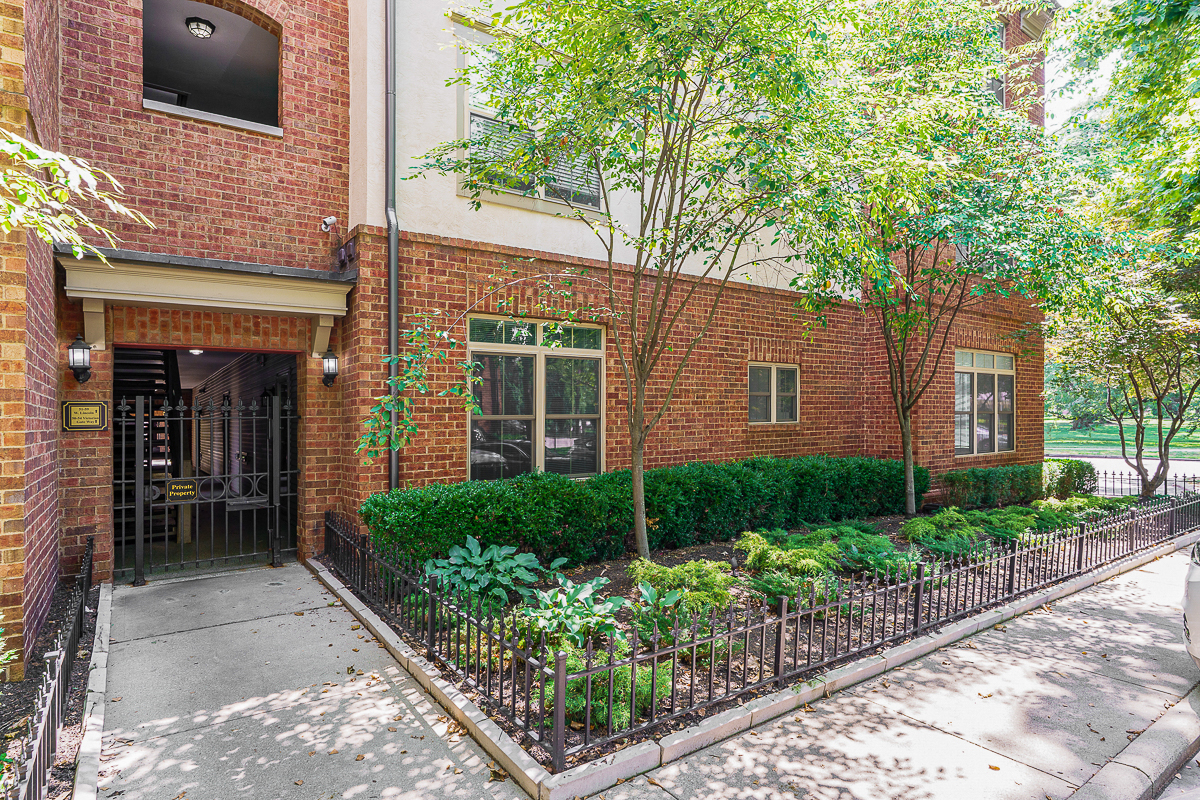 674 Park St-9